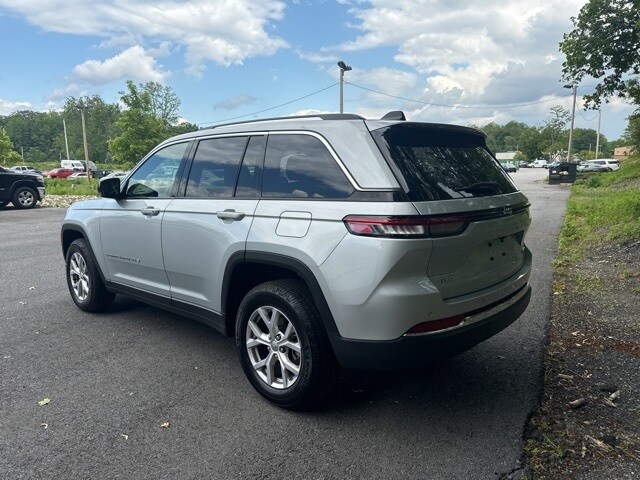 2022 Jeep Grand Cherokee Limited photo 4