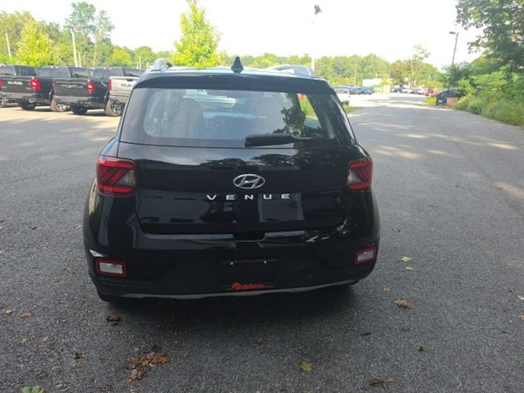 Used 2022 Hyundai Venue SEL SUV