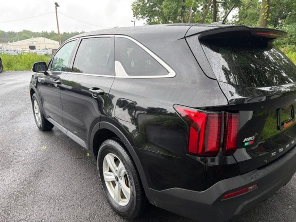 Used 2022 Kia Sorento LX SUV