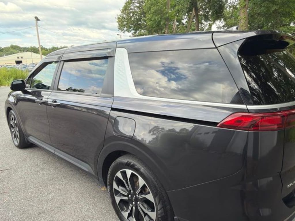 Certified 2024 Kia Carnival EX MPV