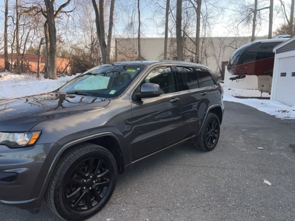 Used 2020 Jeep Grand Cherokee Altitude SUV