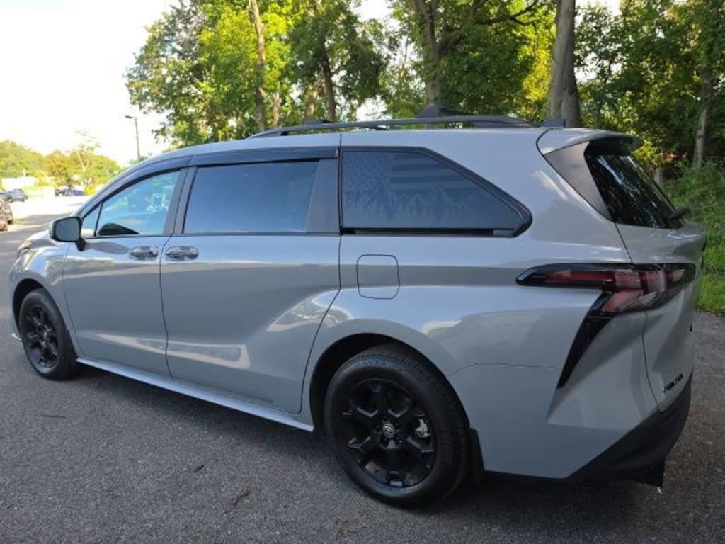 Used 2025 Toyota Sienna Woodland Edition Van Passenger Van