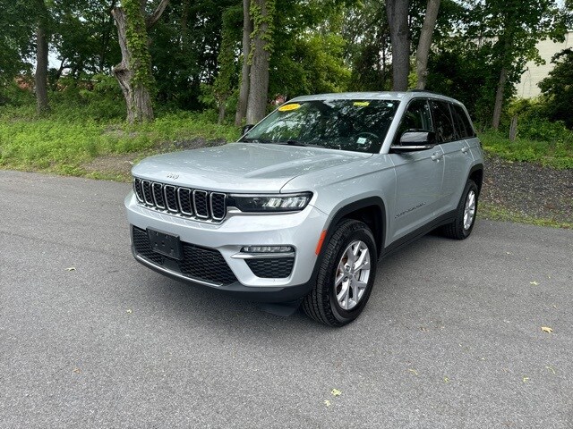 2022 Jeep Grand Cherokee Limited photo 3