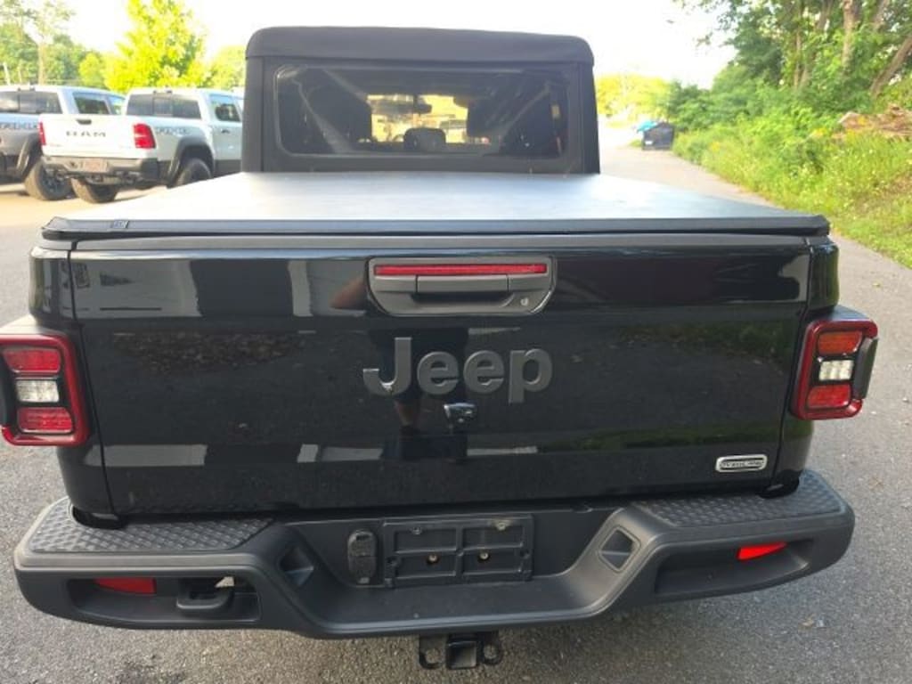 Used 2020 Jeep Gladiator Overland Truck Crew Cab