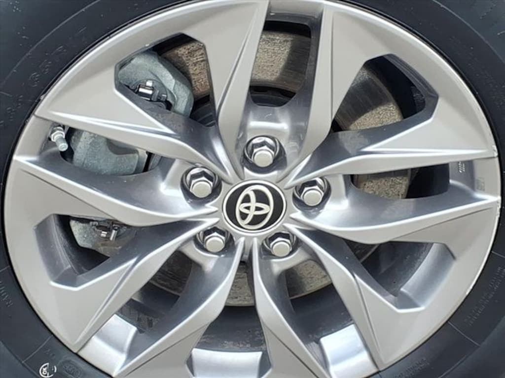 Used 2021 Toyota Sienna LE 8 Passenger Minivan/Van