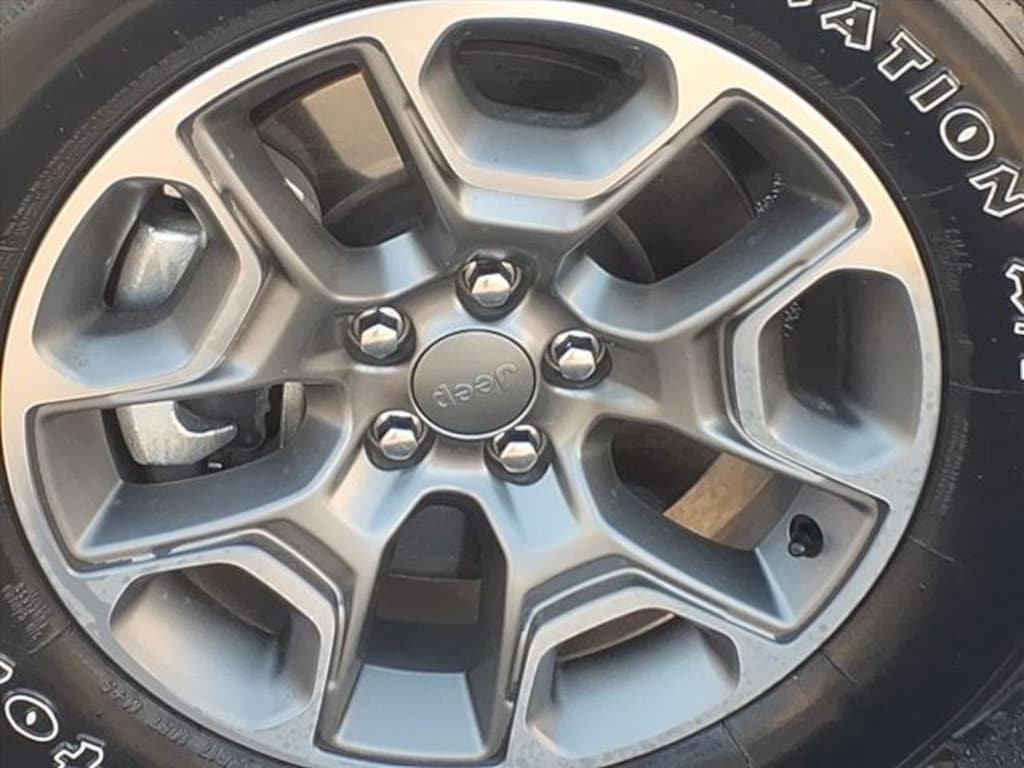 Used 2022 Jeep Cherokee Trailhawk SUV