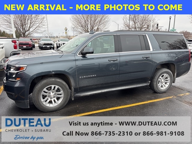 2019 Chevrolet Suburban LT's photo