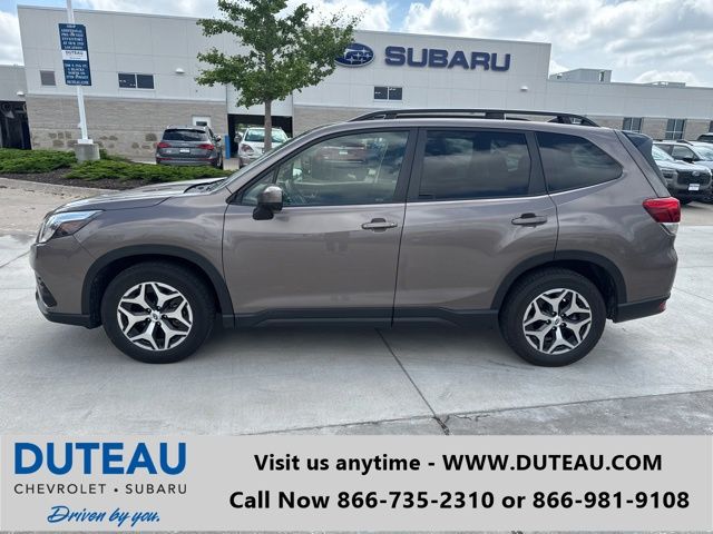 2024 Subaru Forester Premium's photo