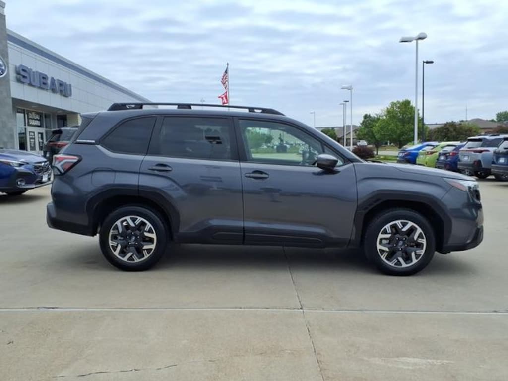 Used 2025 Subaru Forester Premium SUV