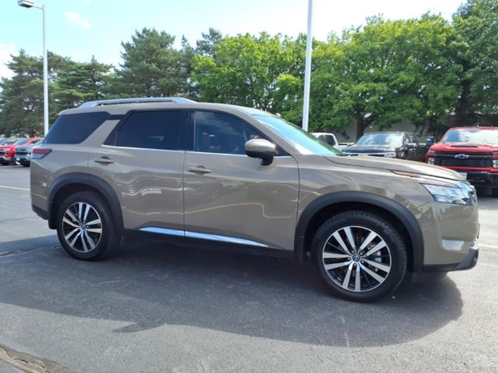 Used 2023 Nissan Pathfinder Platinum SUV