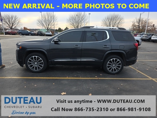 2022 GMC Acadia Denali's photo