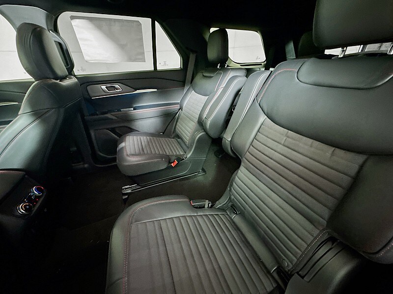 2025 Ford Explorer ST-Line - Photo 24