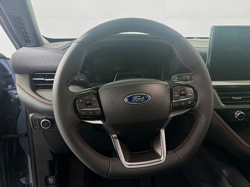 2025 Ford Explorer ST-Line - Photo 12