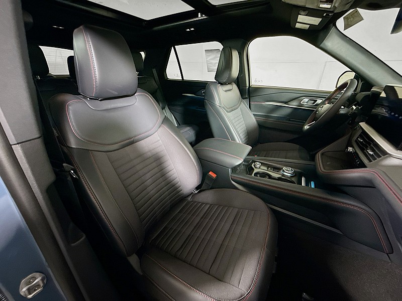 2025 Ford Explorer ST-Line - Photo 30