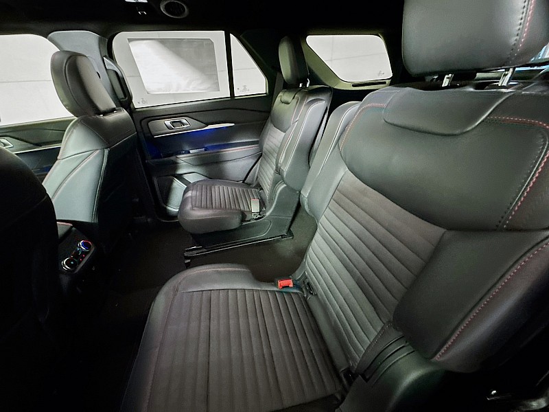 2025 Ford Explorer ST-Line - Photo 23