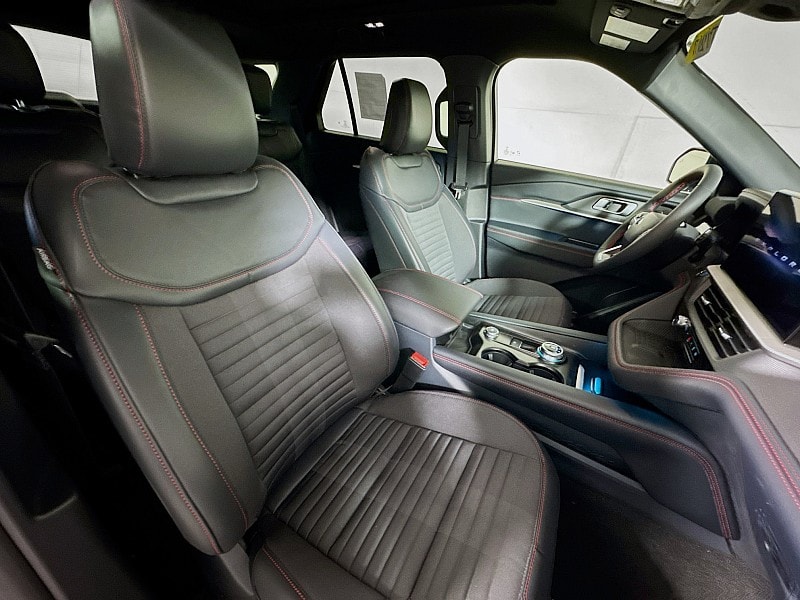 2025 Ford Explorer ST-Line - Photo 30