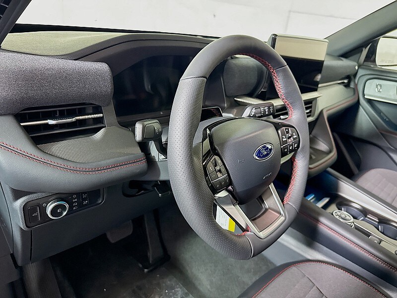 2025 Ford Explorer ST-Line - Photo 9