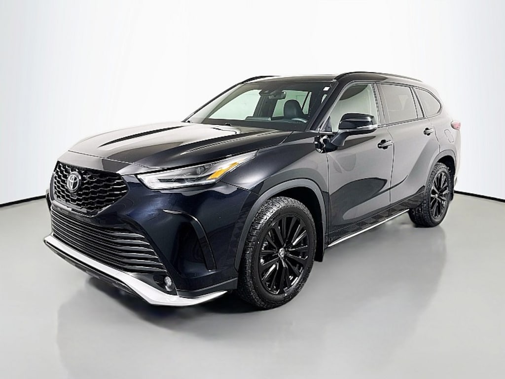 Used 2024 Toyota Highlander XSE Compact SUV