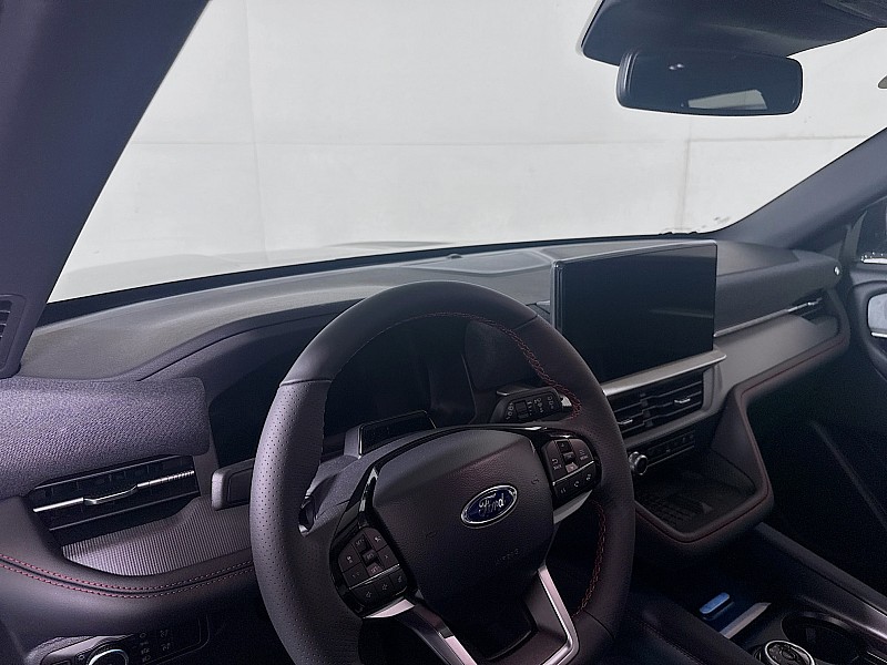 2025 Ford Explorer ST-Line - Photo 9