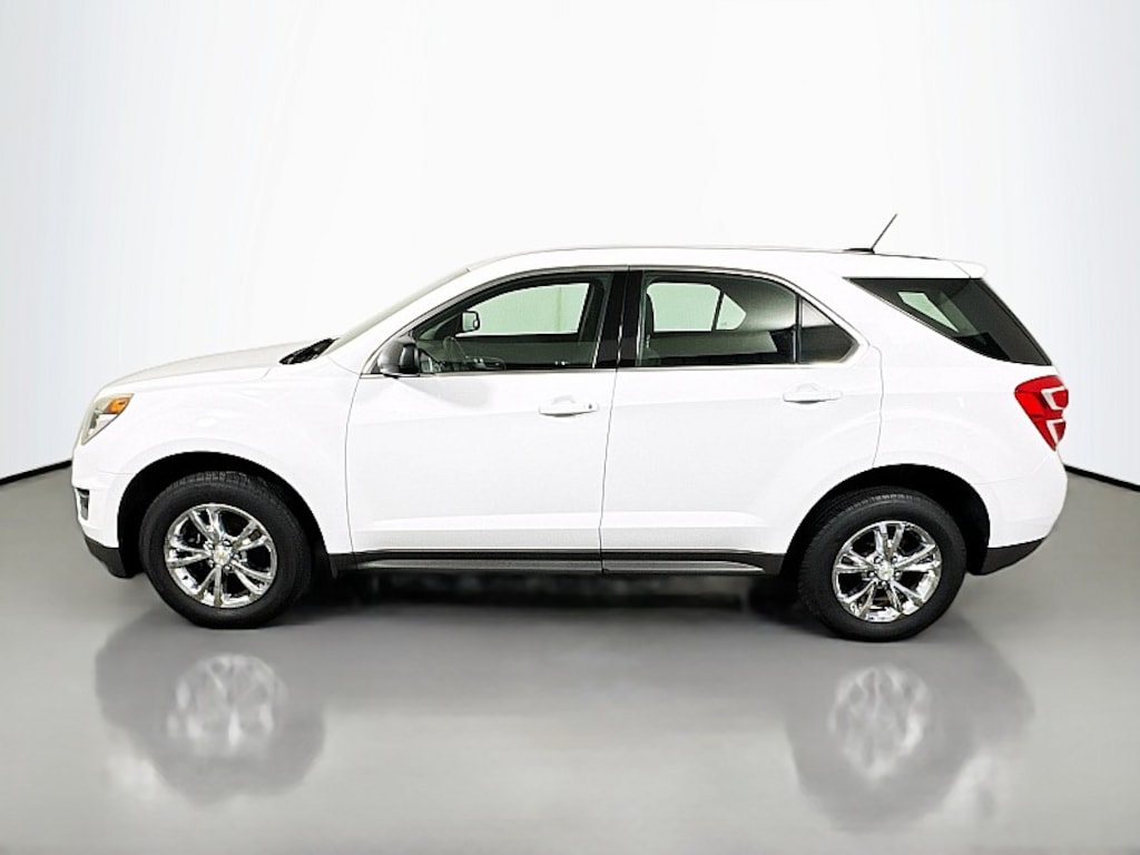 Used 2017 Chevrolet Equinox LS Crossover SUV