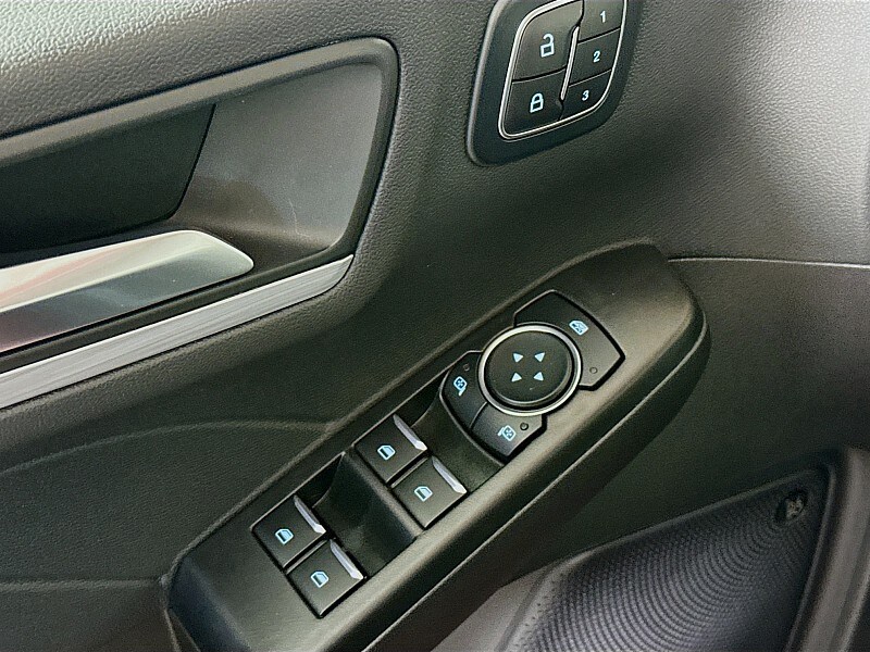 2025 Ford Escape Plug-in hybrid PHEV - Photo 19