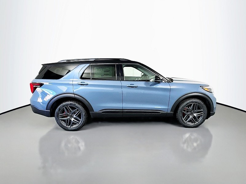 2025 Ford Explorer ST-Line - Photo 8