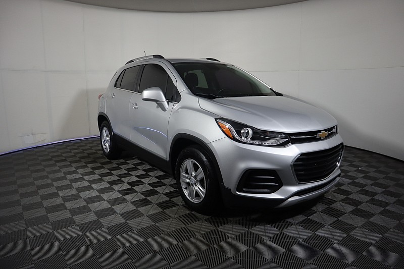 Used 2019 Chevrolet Trax LT with VIN 3GNCJLSB9KL138837 for sale in Zanesville, OH