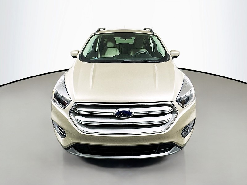 Used 2018 Ford Escape SE with VIN 1FMCU9GD5JUD42516 for sale in Zanesville, OH
