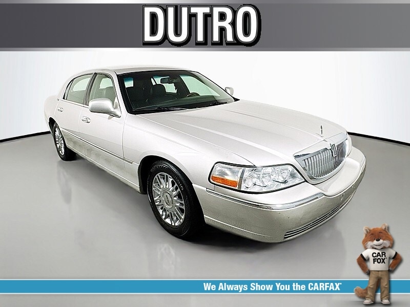2008 Lincoln Town Car Signature Limited's photo