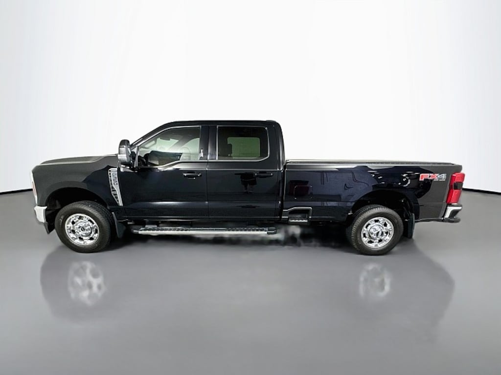 Used 2024 Ford Super Duty F-350 4WD LARIAT Full Size Truck