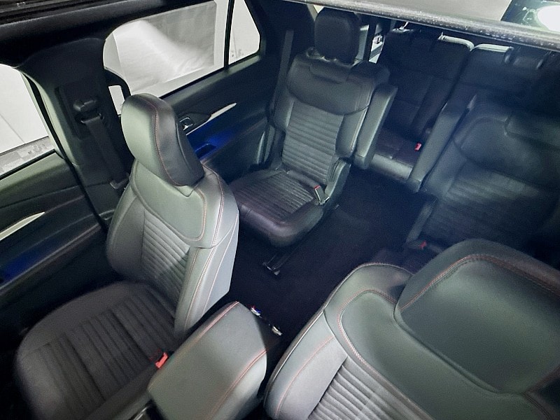 2025 Ford Explorer ST-Line - Photo 14