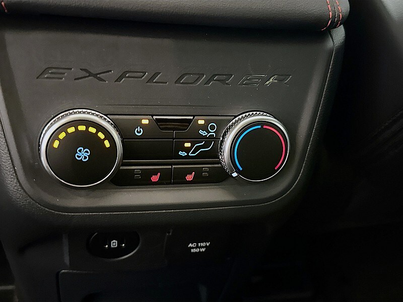 2025 Ford Explorer ST-Line - Photo 27