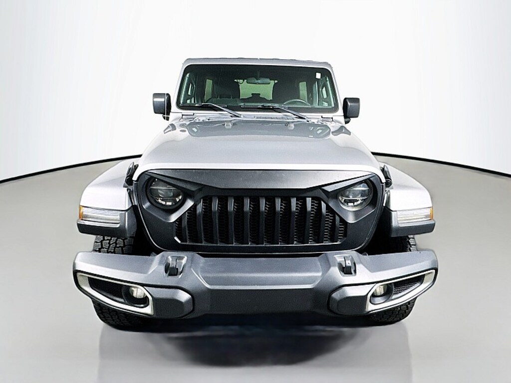 Used 2018 Jeep Wrangler Unlimited Sahara Crossover SUV