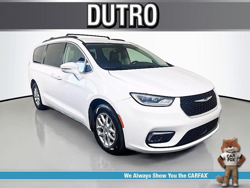 2022 Chrysler Pacifica Touring L's photo