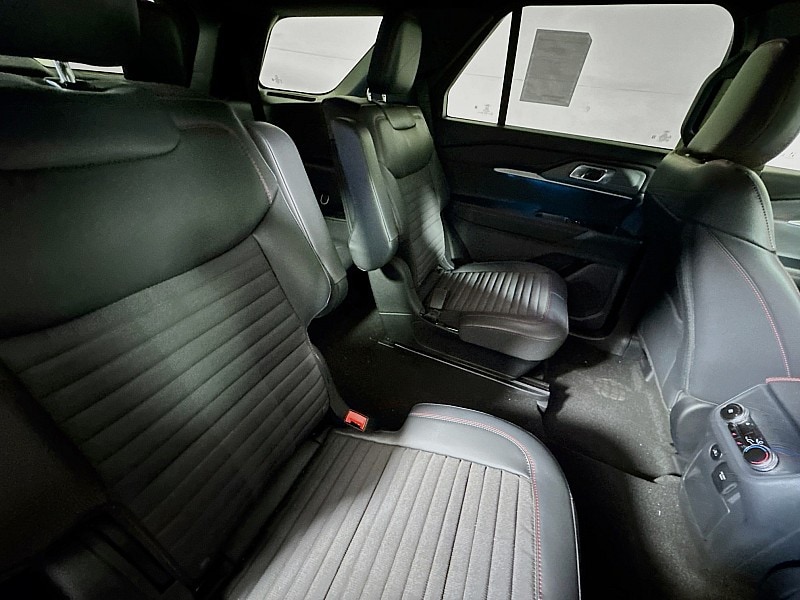 2025 Ford Explorer ST-Line - Photo 29