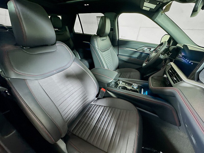 2025 Ford Explorer ST-Line - Photo 31