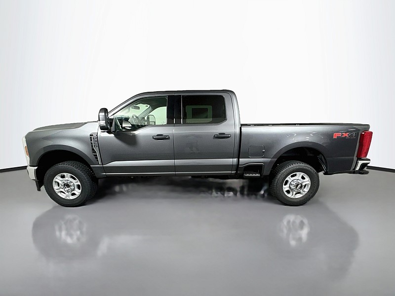 New 2027 Ford Super Duty F-350® XLT TRUCK