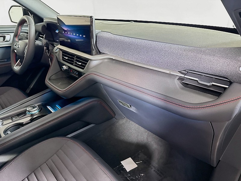 2025 Ford Explorer ST-Line - Photo 32