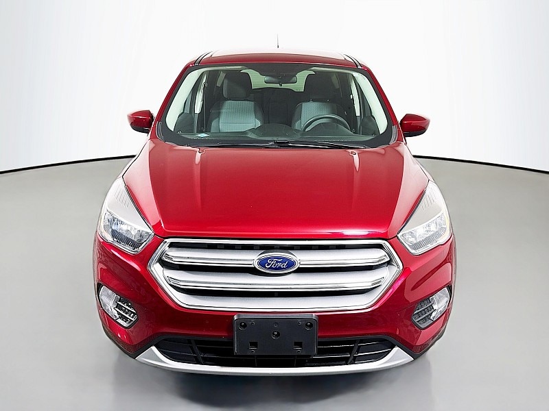 Used 2017 Ford Escape SE with VIN 1FMCU9GD5HUC22290 for sale in Zanesville, OH