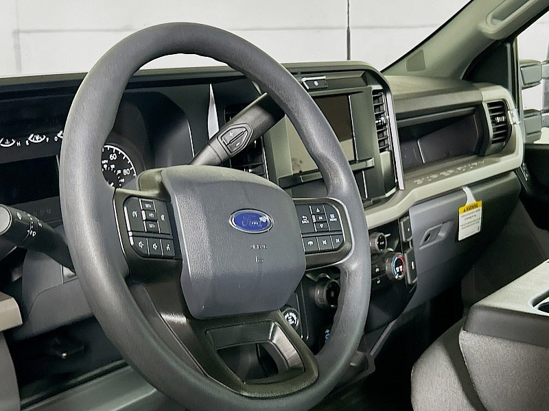 2026 Ford F-350 Super Duty XL - Photo 9