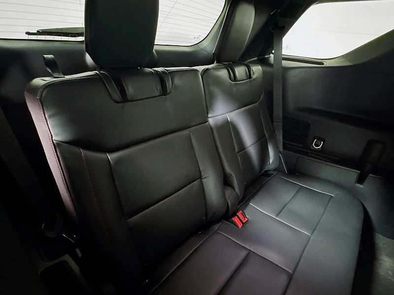 2025 Ford Explorer ST-Line - Photo 29