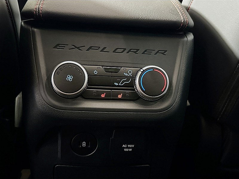 2025 Ford Explorer ST-Line - Photo 26