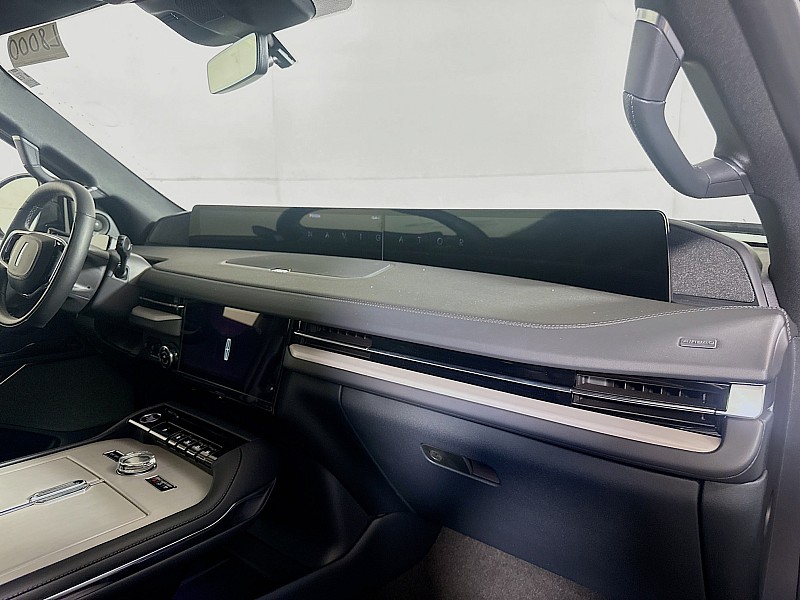 2027 Lincoln Navigator Reserve - Photo 33