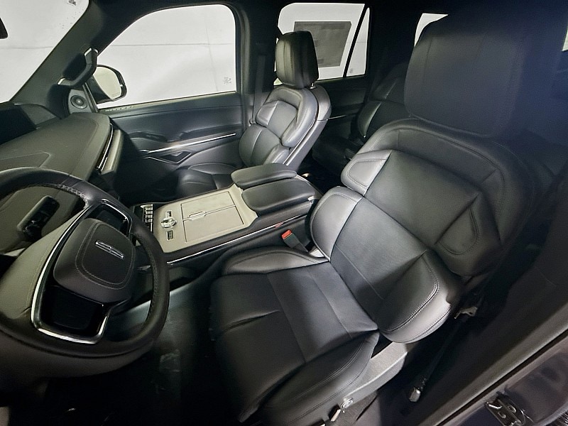 2027 Lincoln Navigator Reserve - Photo 11