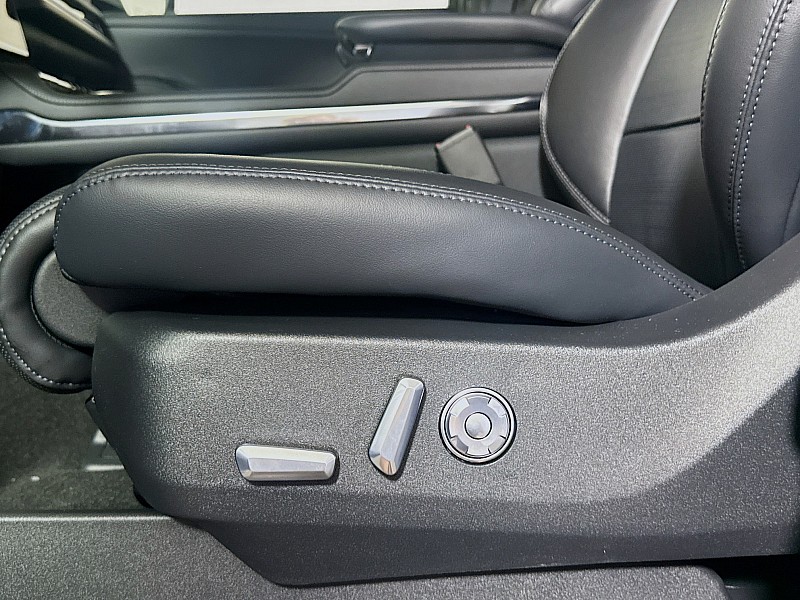 2027 Lincoln Navigator Reserve - Photo 22