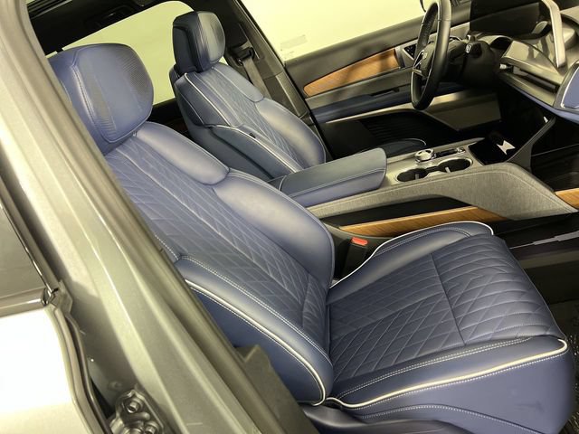 2026 Cadillac VISTIQ Premium Luxury - Photo 28