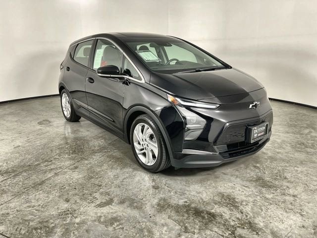 Used 2022 Chevrolet Bolt EV LT with VIN 1G1FW6S08N4101577 for sale in Riverside, CA