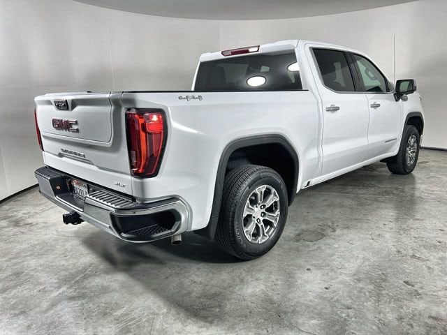 2026 GMC Sierra 1500 SLT photo 3