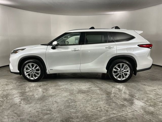 2022 Toyota Highlander Hybrid Limited photo 4