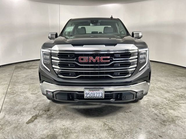 2023 GMC Sierra 1500 SLT photo 2